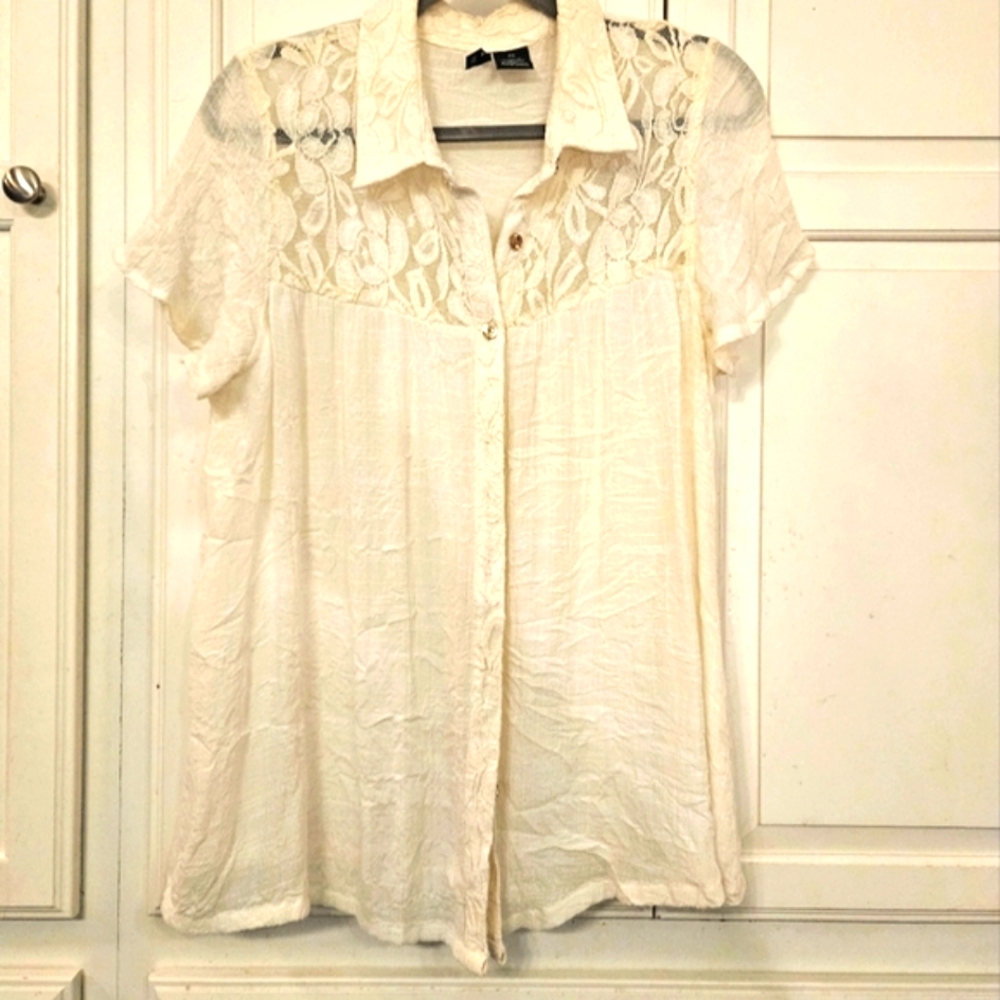 Lace Accent TOP-XL